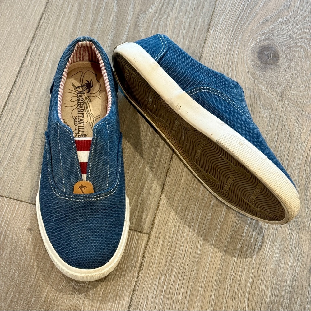 Margaritaville Womens Slip On Blue Nautical Stripes Flat Loafer Shoes Size 6.5
